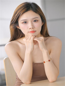 年轻的妈妈朋友